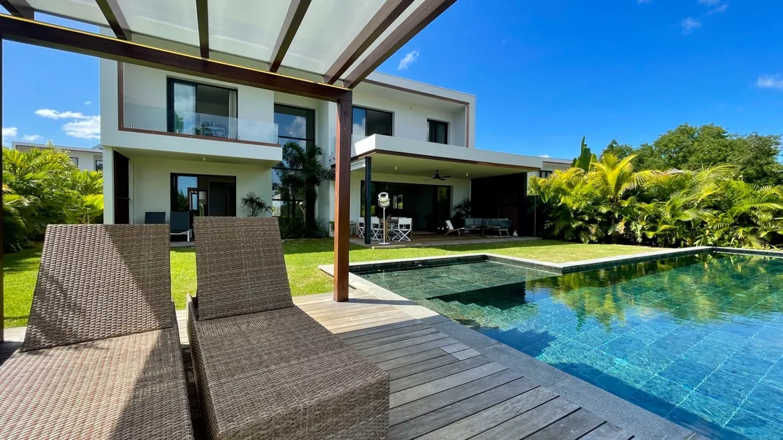 villa de luxe · a Tamarin · 4 chambres · 4 salles de bain · photo 1 sur 37