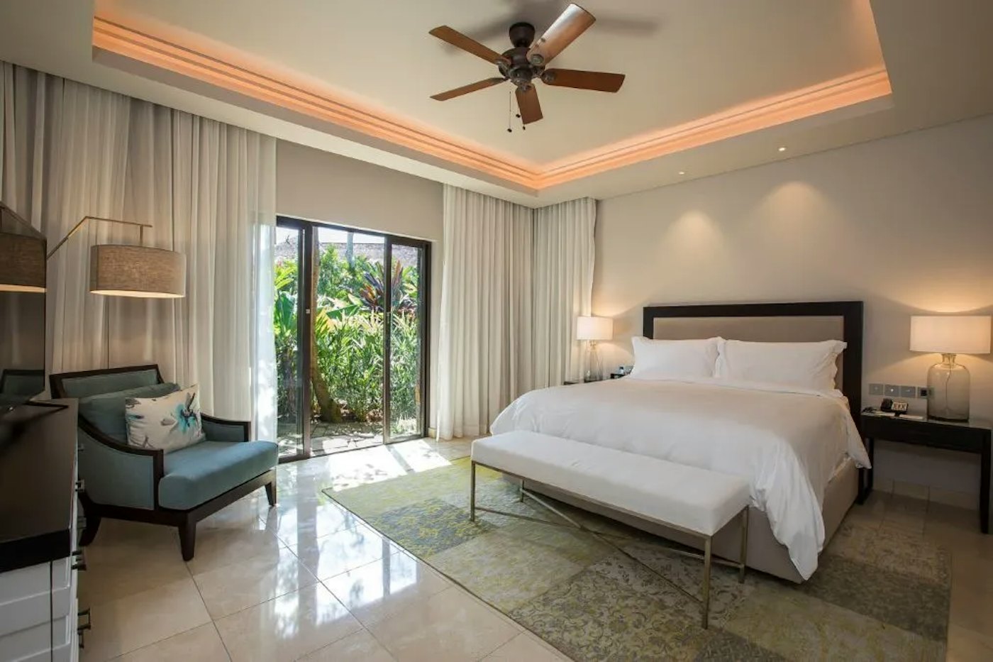 Master suite with garden access, Four Seasons villa Anahita