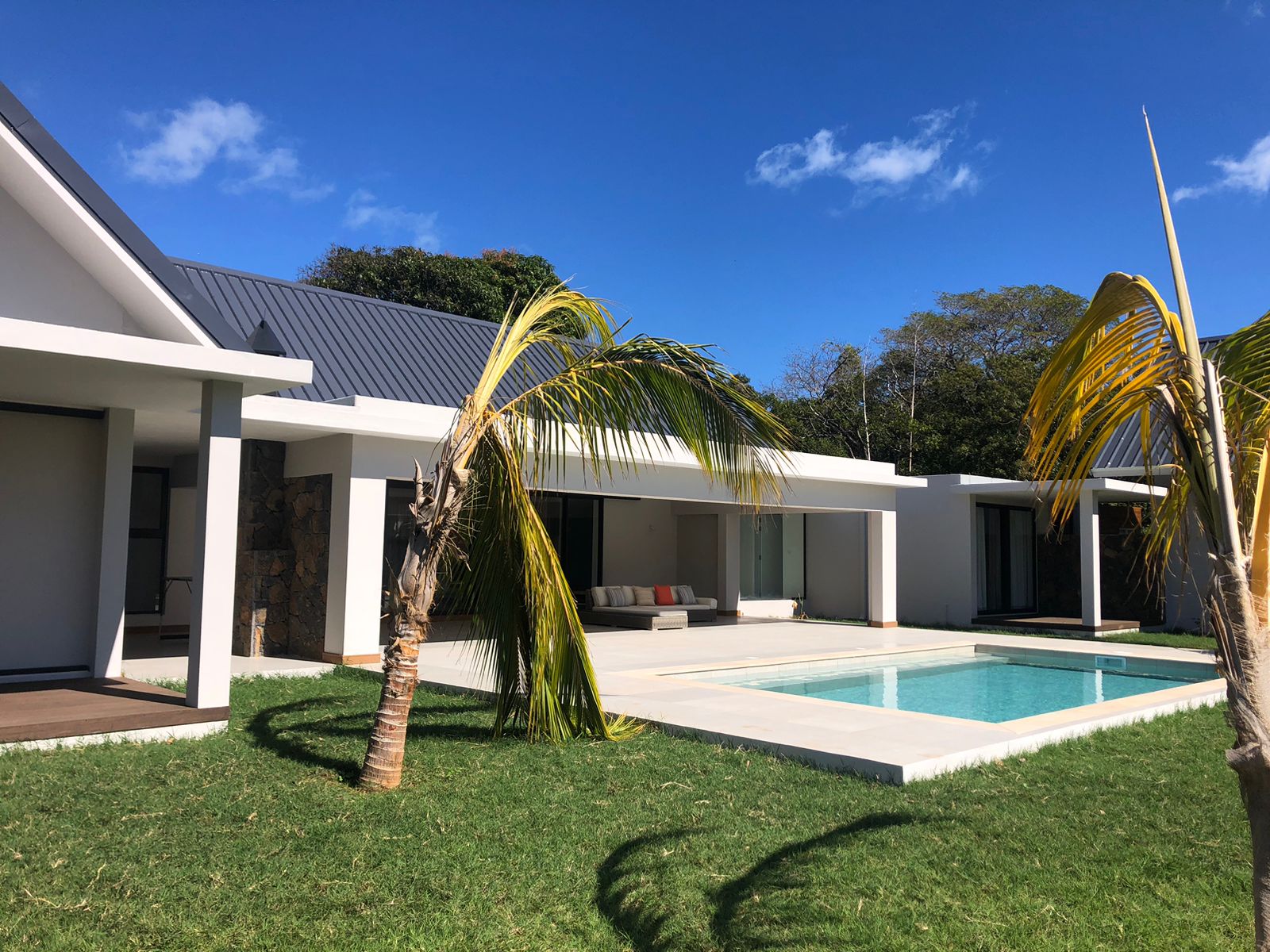 villa de luxe · a Rivière Noire · 3 chambres · 3 salles de bain · photo 1 sur 18