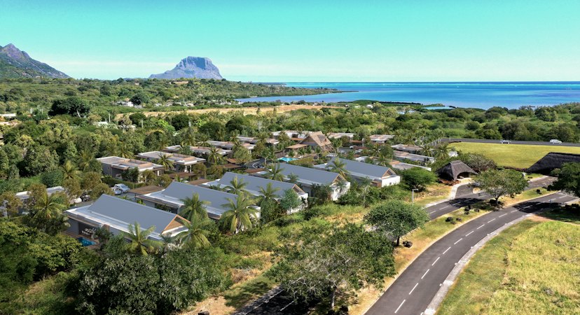 Prestige Real Estate Investment: Private Estate with Clubhouse in Rivière Noire