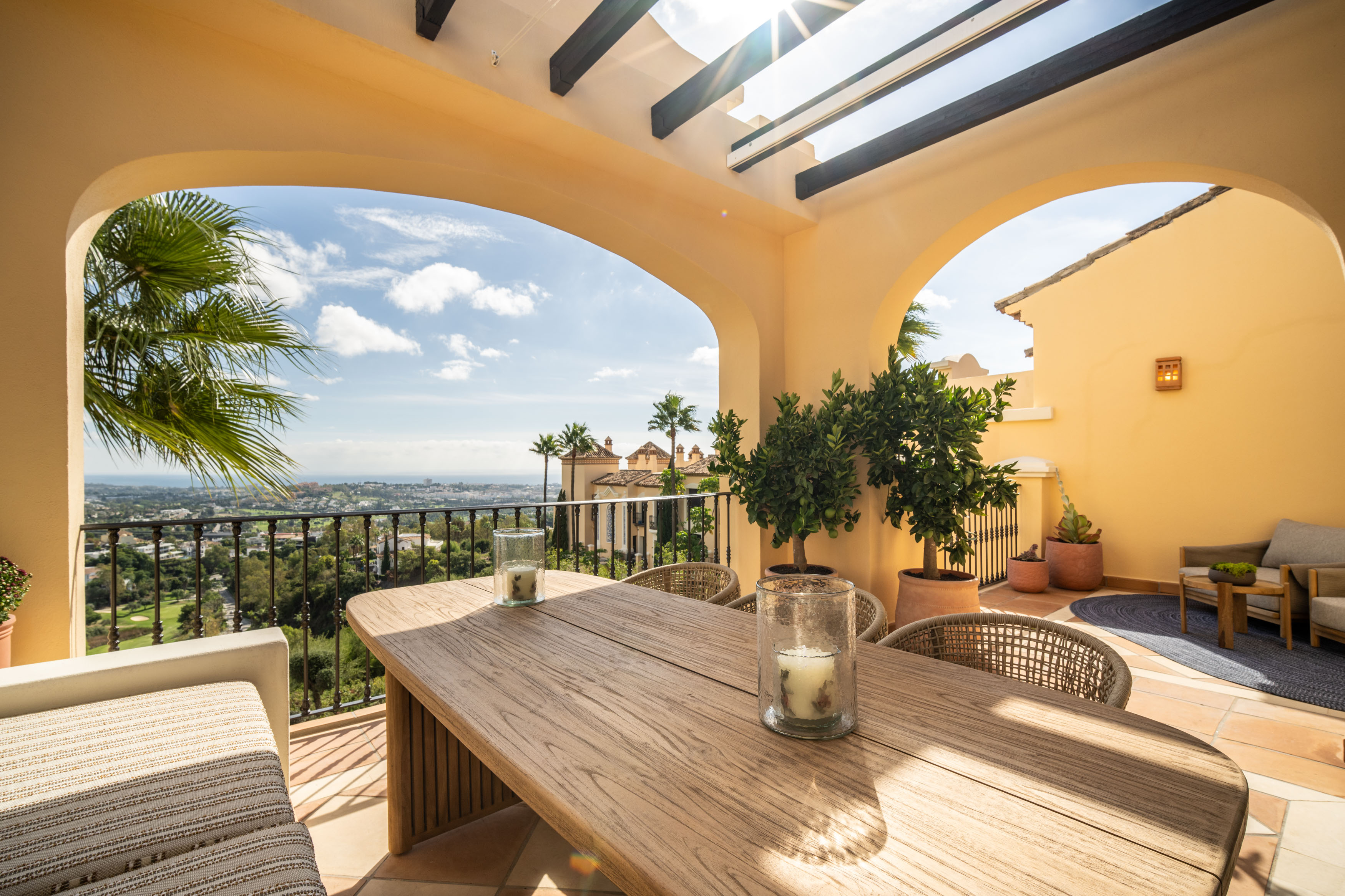 villa de luxe · a Marbella · 3 chambres · 2 salles de bain · photo 1 sur 31