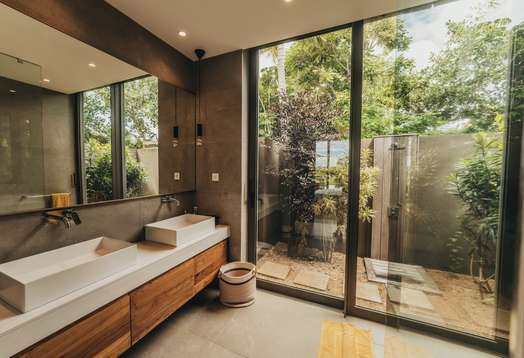 Salle de bain intérieur & extérieur