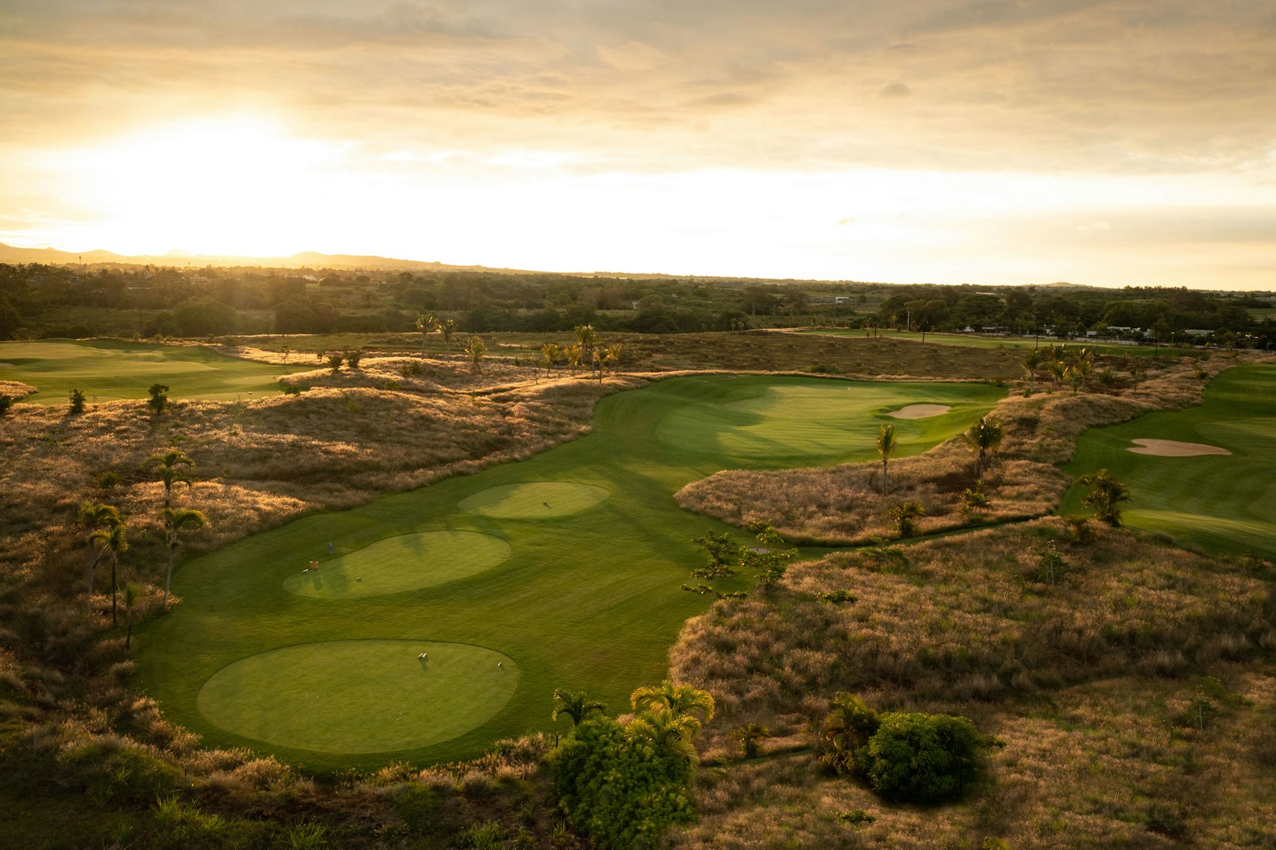 The Nine golf course and Azuri village — Mauritius