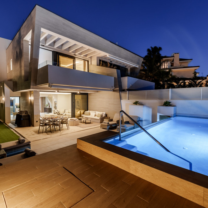 villa de luxe · a Marbella · 5 chambres · 4 salles de bain · photo 1 sur 29