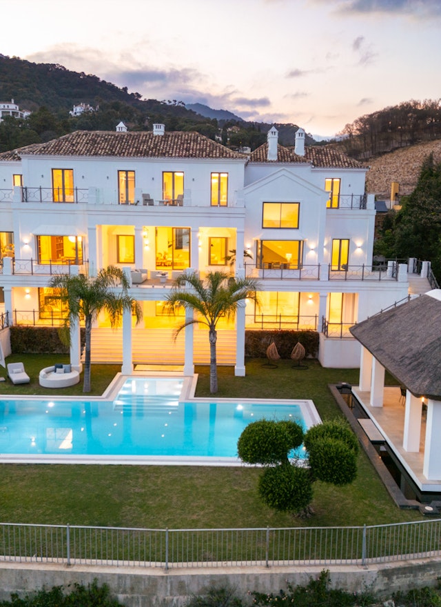 Luxury villa with sea views for sale | El Madroñal, Marbella