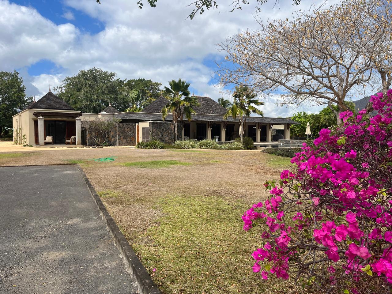 villa de luxe · a Tamarin · 4 chambres · 4 salles de bain · photo 1 sur 35