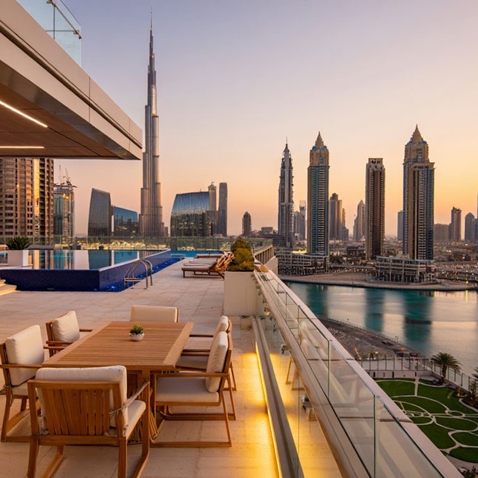 Indoor-outdoor living Indoor-outdoor living