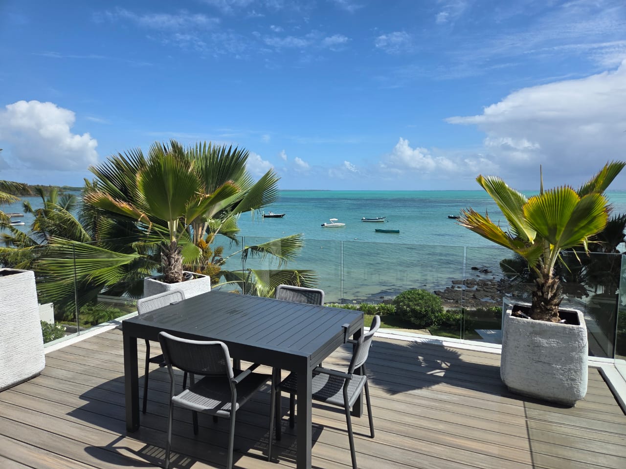 Exceptional Penthouse for Long-Term Rent in Roches Noires