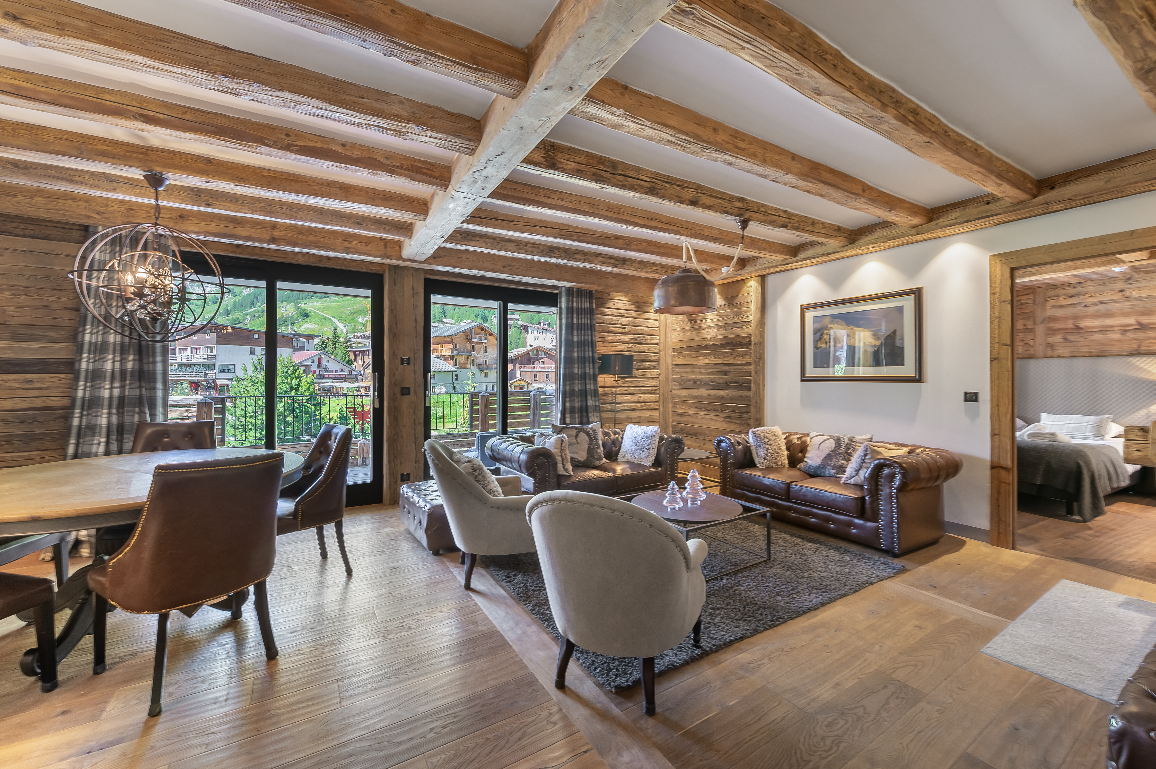 Exceptional 3-Bedroom Apartment in Val d’Isère – Central Location, Ski Slope Views & Private Sauna