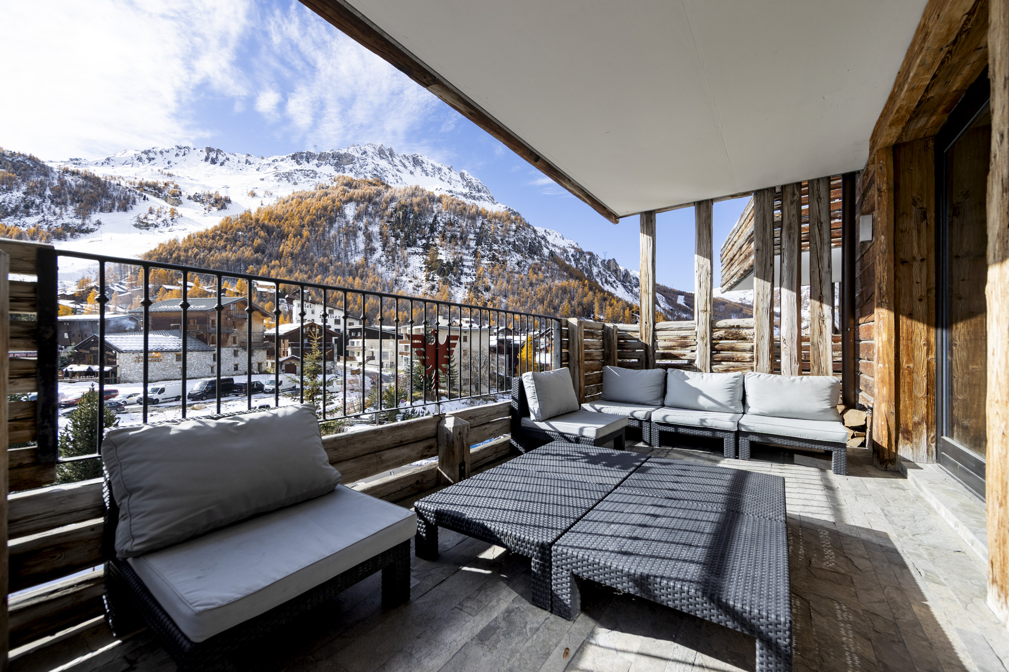 Exceptional 3-Bedroom Apartment in Val d’Isère – High Floor, Panoramic Views & Private Sauna