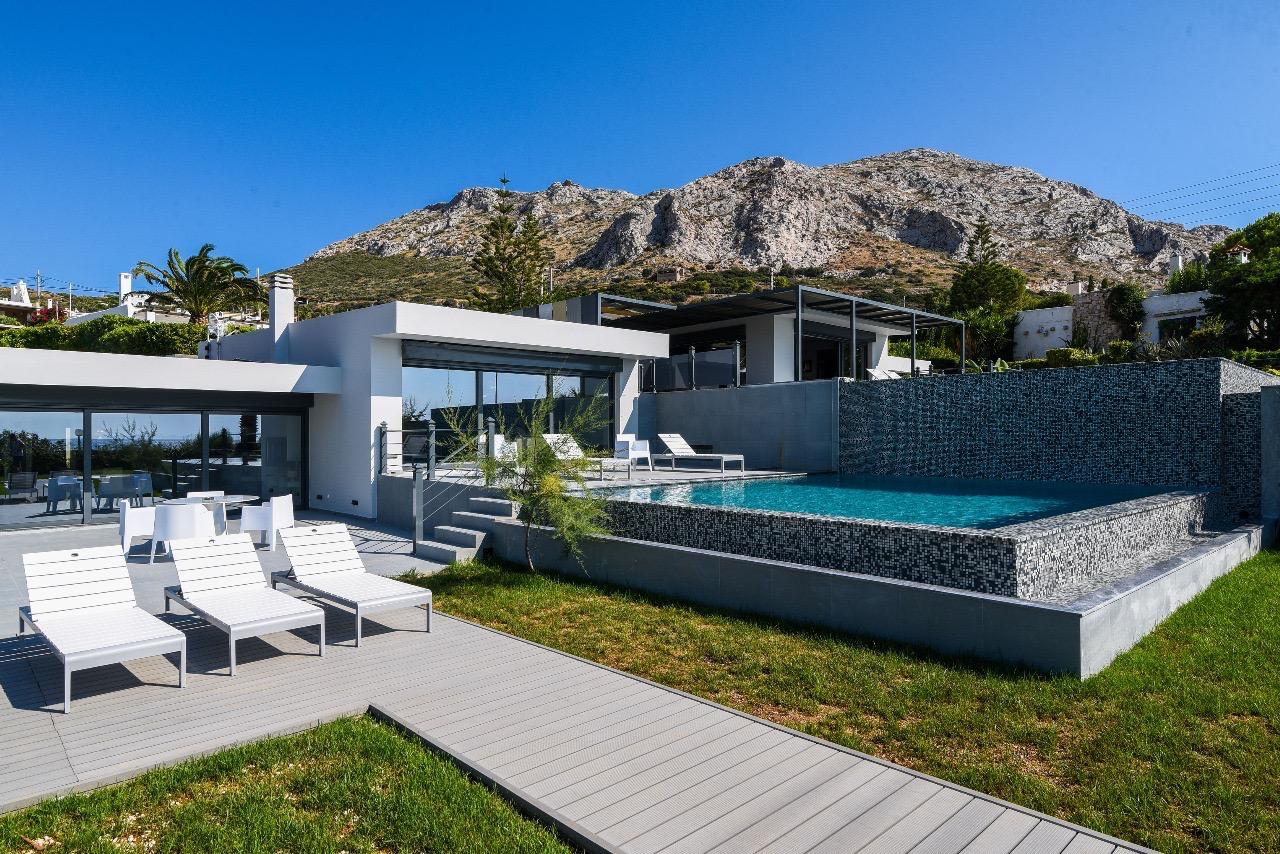 villa de luxe · a Sounio · 5 chambres · 3 salles de bain · photo 1 sur 10