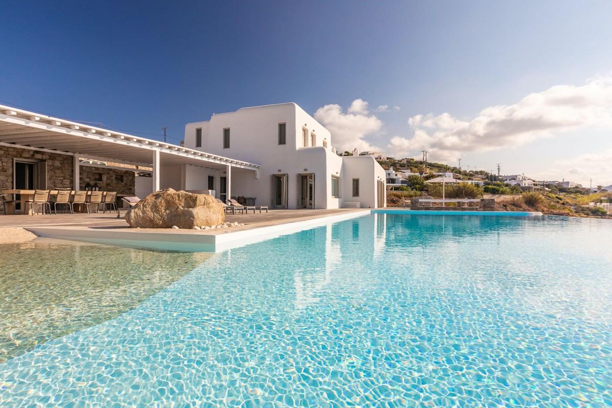 Luxurious Seafront Villa for Sale on Mykonos, Grèce – A True Island Paradise