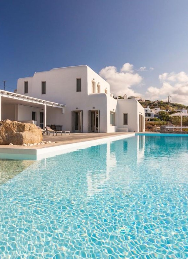 Luxurious Seafront Villa for Sale on Mykonos, Grèce – A True Island Paradise