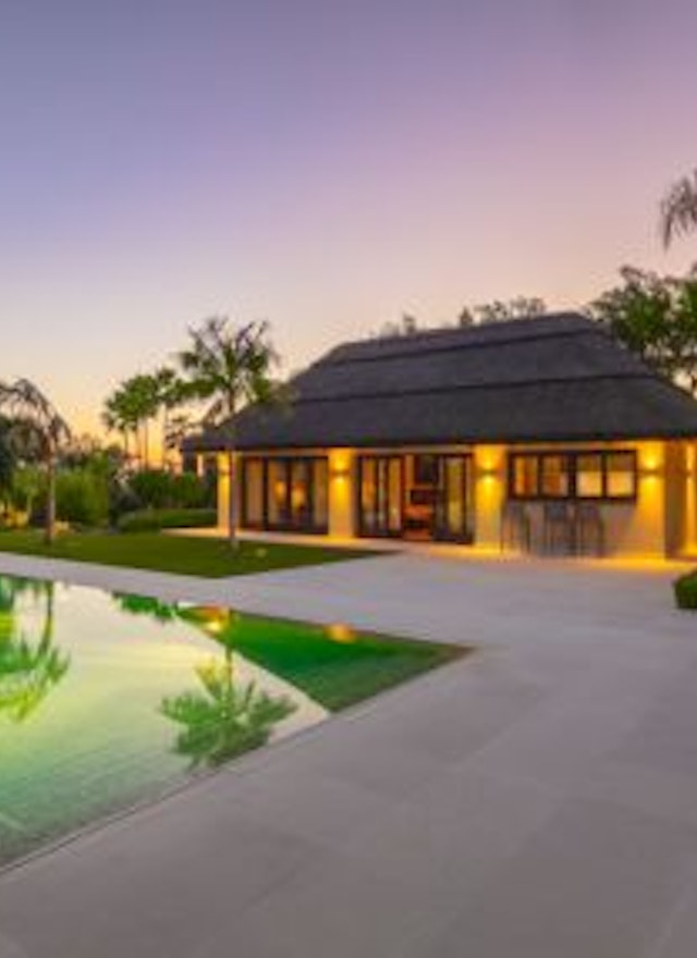 Calle Bach 5 : Sumptuous Classic Villa in Sierra Blanca, Marbella