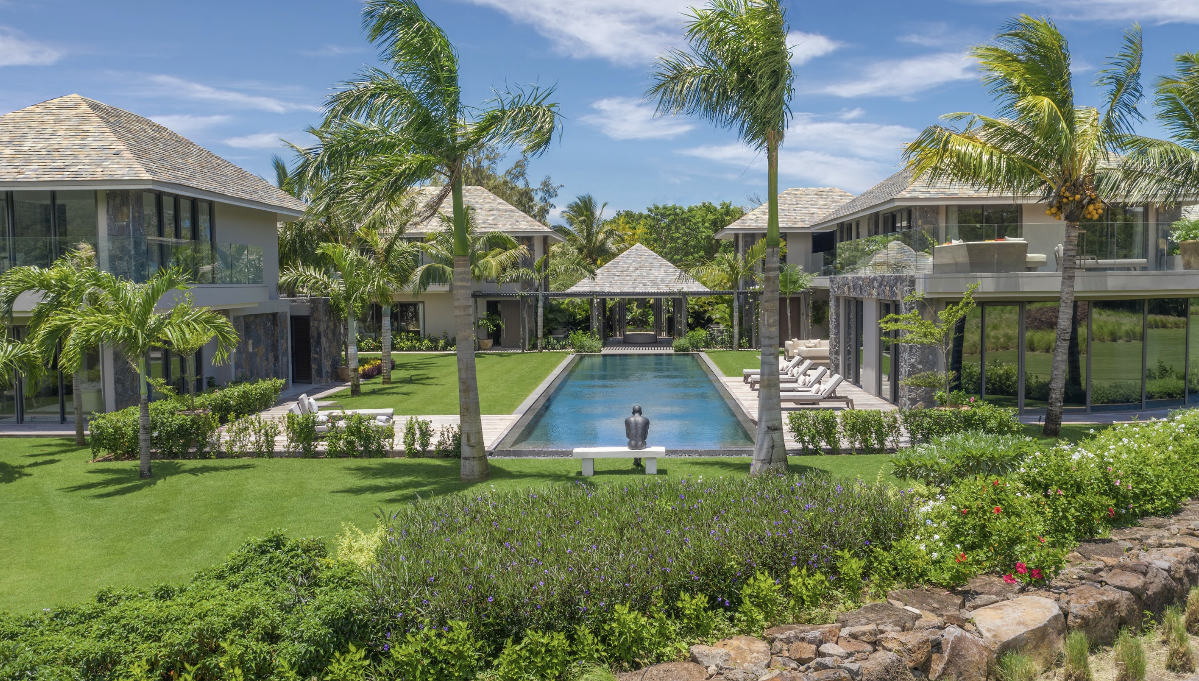 villa de luxe · a Beau Champ · 6 chambres · 6 salles de bain · photo 1 sur 23