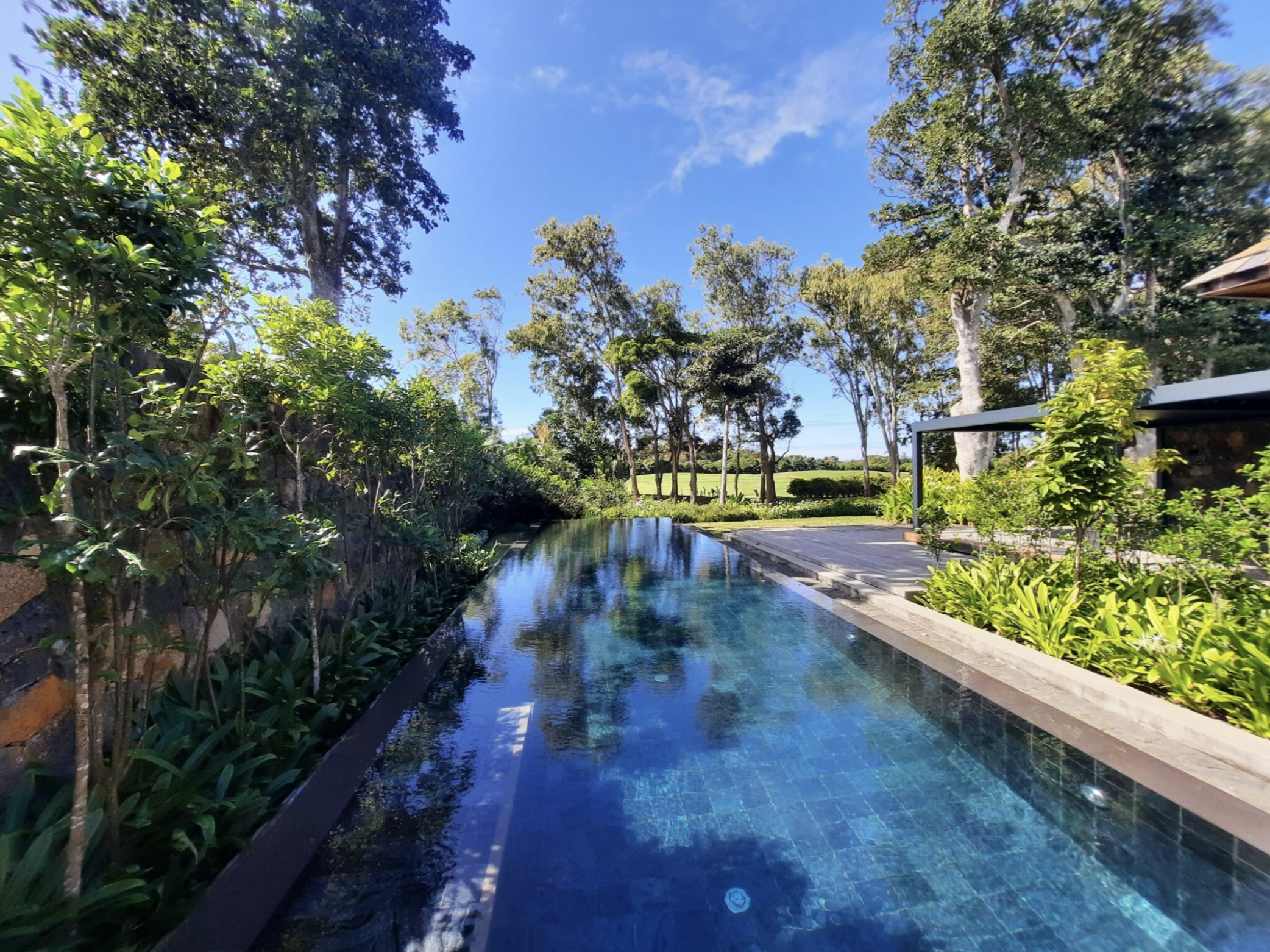 villa de luxe · a Beau Champ · 5 chambres · 5 salles de bain · photo 1 sur 16