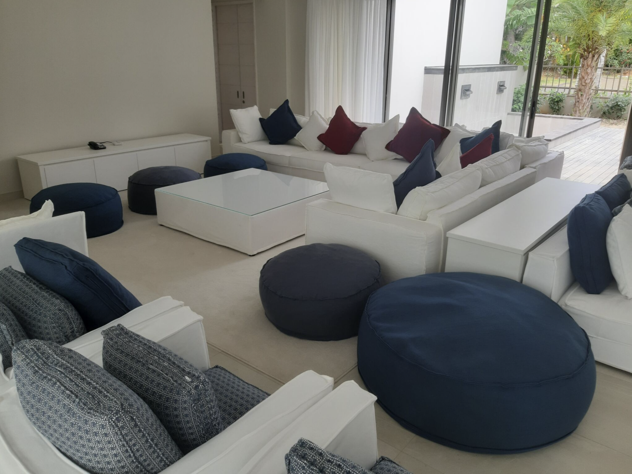 villa de luxe · a Beau Champ · 4 chambres · 4 salles de bain · photo 1 sur 15