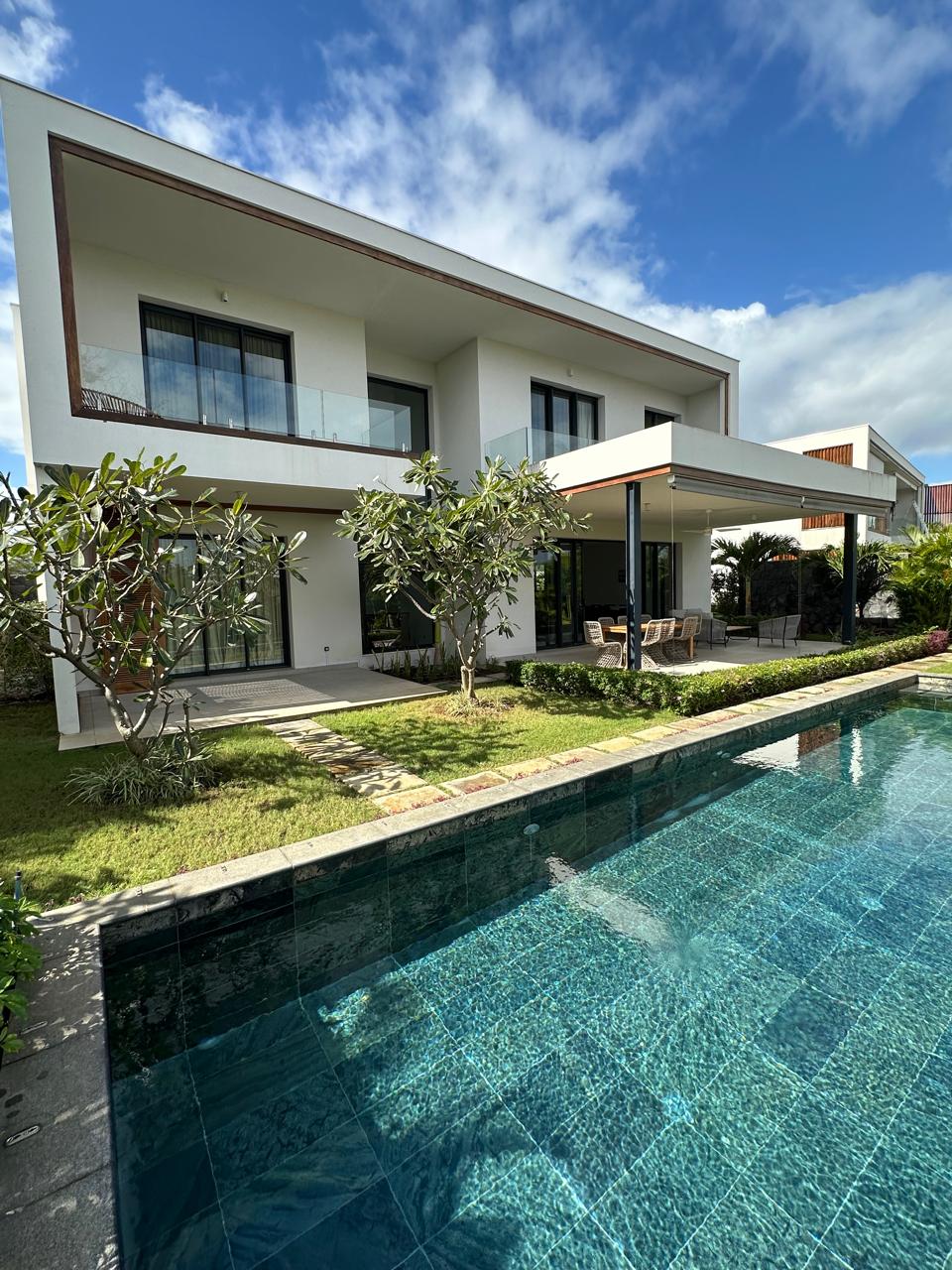 villa de luxe · a Tamarin · 4 chambres · 4 salles de bain · photo 1 sur 12
