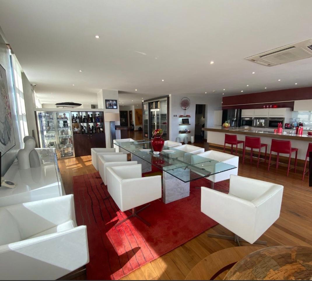 Luxurious Penthouse with Panoramic Views