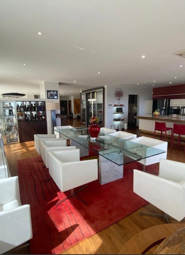 Luxurious Penthouse with Panoramic Views