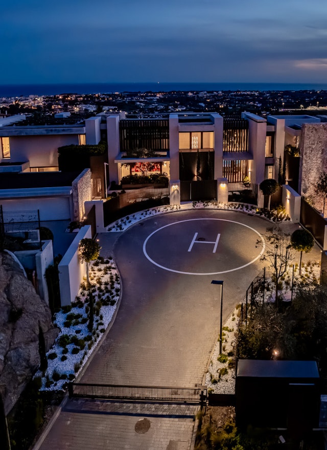 Sea-view villa for sale in La Quinta, Benahavis | The Hills 12