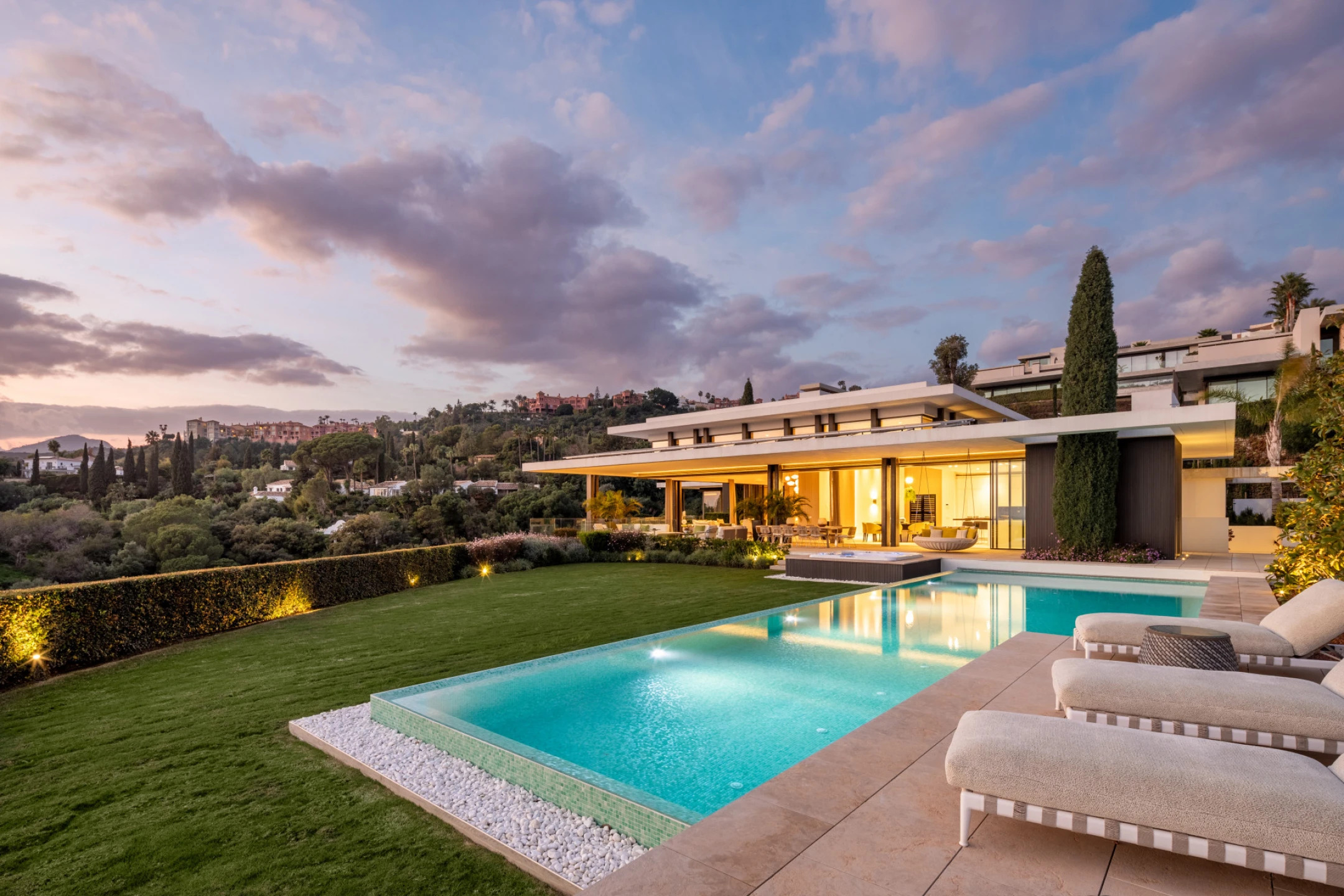 Luxury villa for sale in La Quinta, Benahavis | The Hills 1