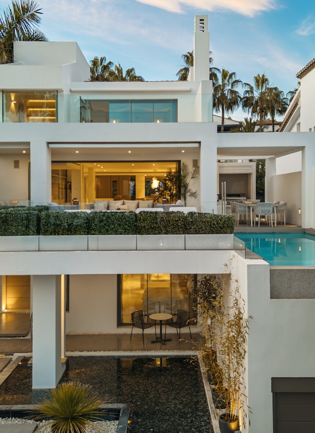 Sea-view villa for sale in Marbella Golden Mile, Marbella | Magna 6
