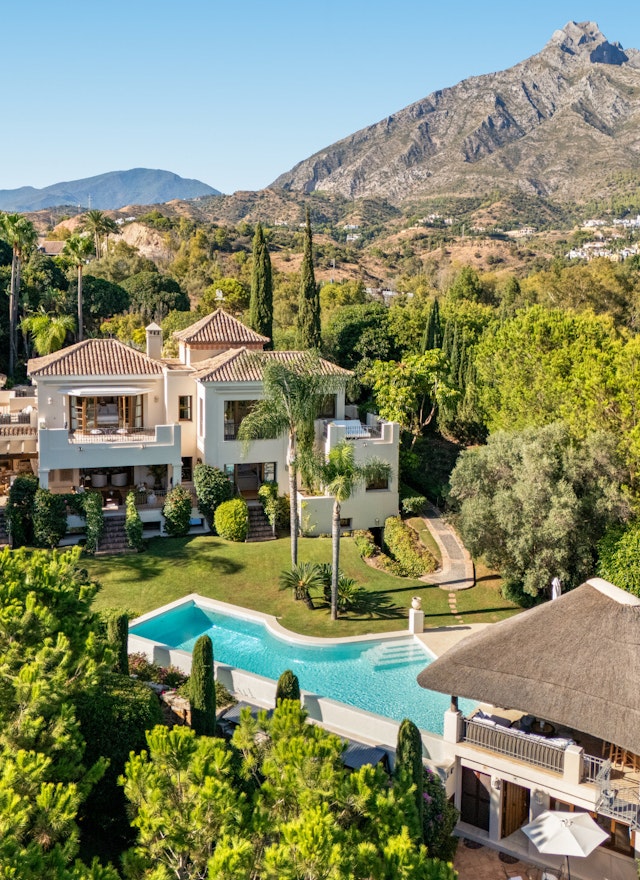 Sea-view villa for sale in Marbella Golden Mile, Marbella | El Bosque