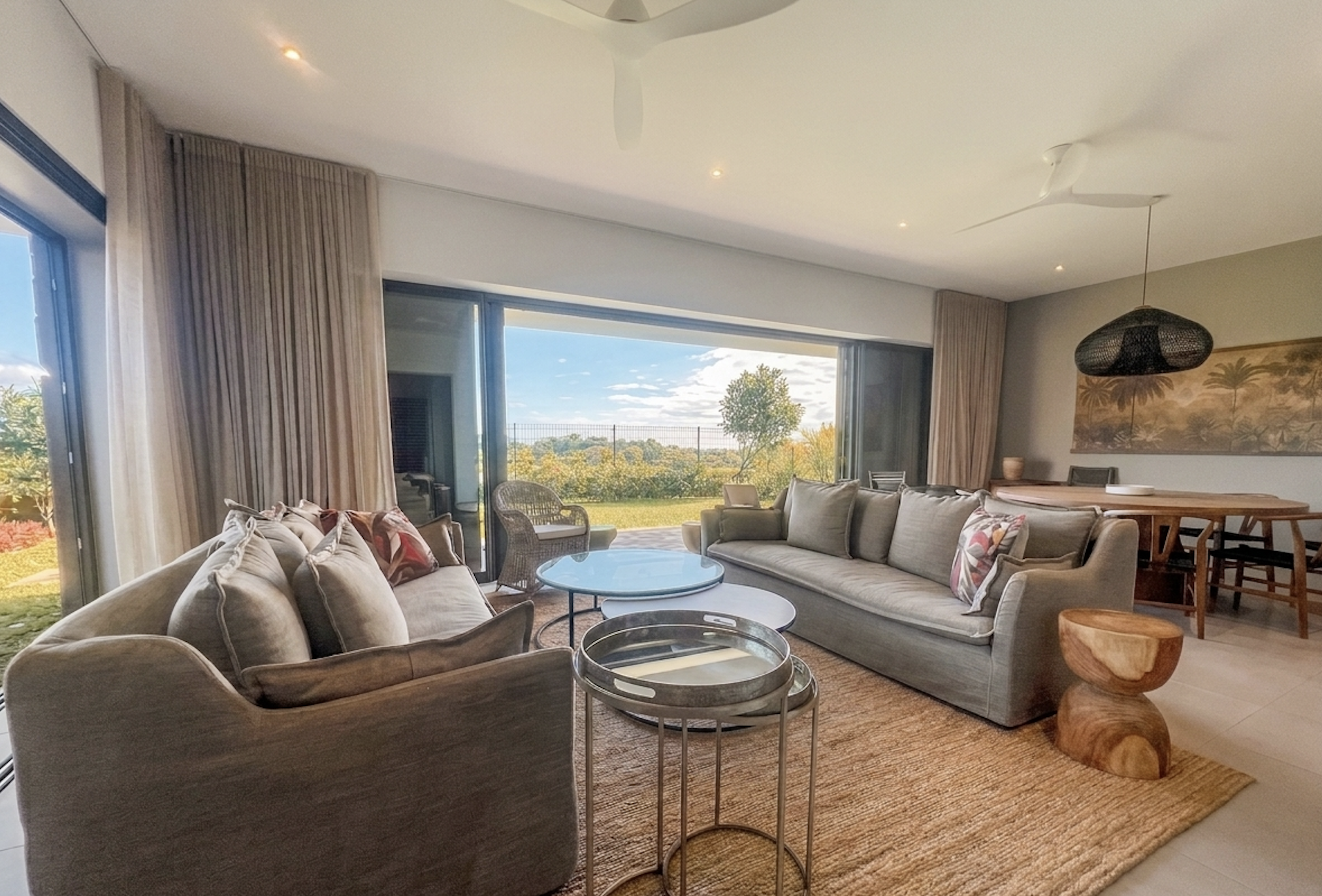 3-Bedroom Apartment for Rent in Belle Vue – Secure Residence, Private Garden, Mountain Views