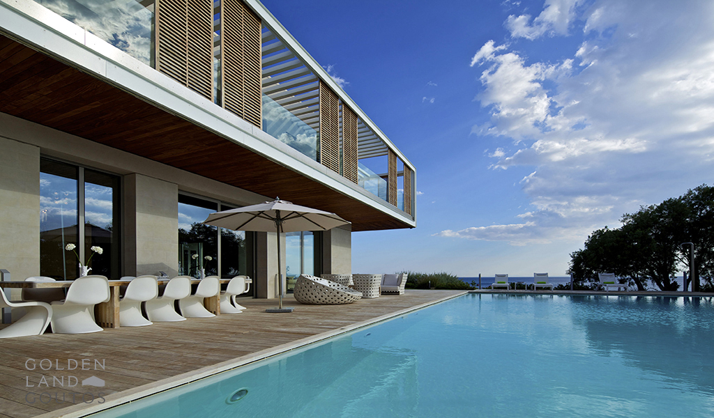 Sunset Cove Villa in Agia Marina for sale in Athens