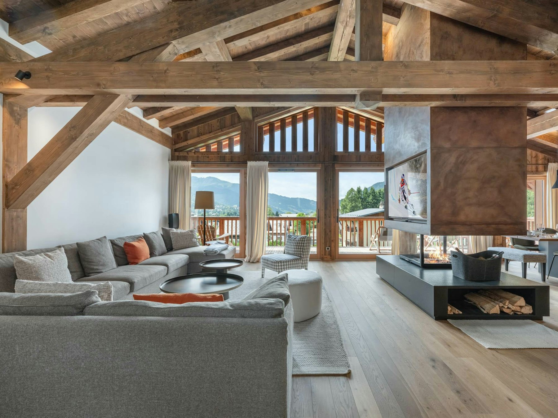 Cathedral beams of a Megève chalet