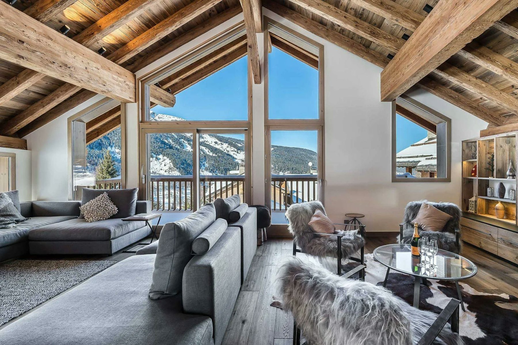 Picture window onto the peaks — Méribel chalet