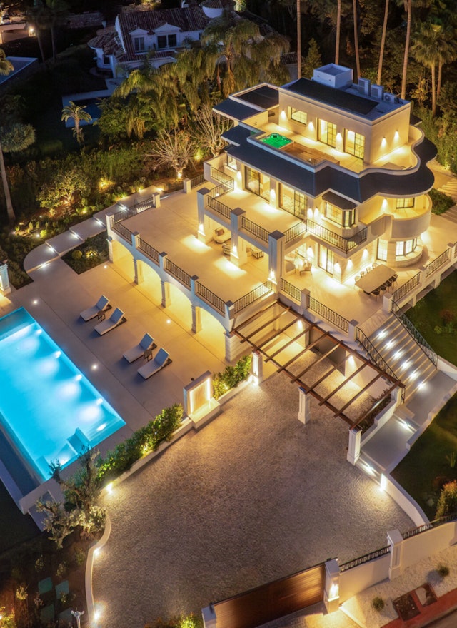 Luxury villa for sale in Nueva Andalucia, Marbella | Villa Monte Blanco