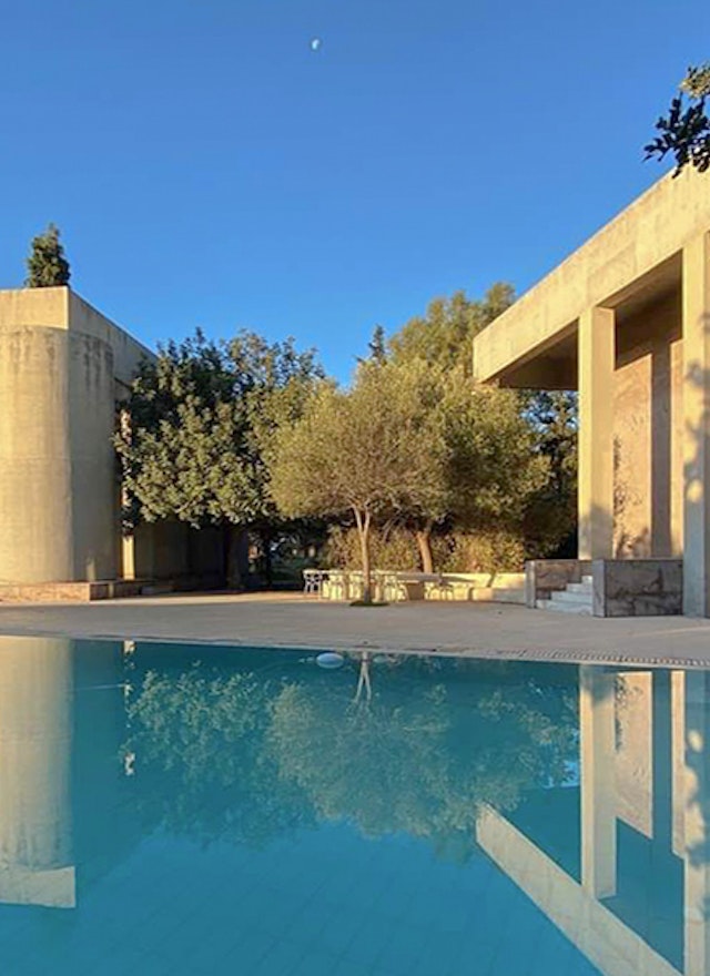 Villa Elegante Varkiza for sale in Athens