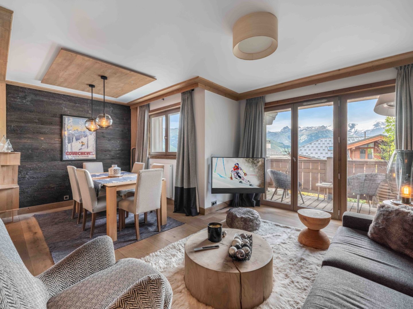 Two-bedroom apartment - resort center for sale in Courchevel