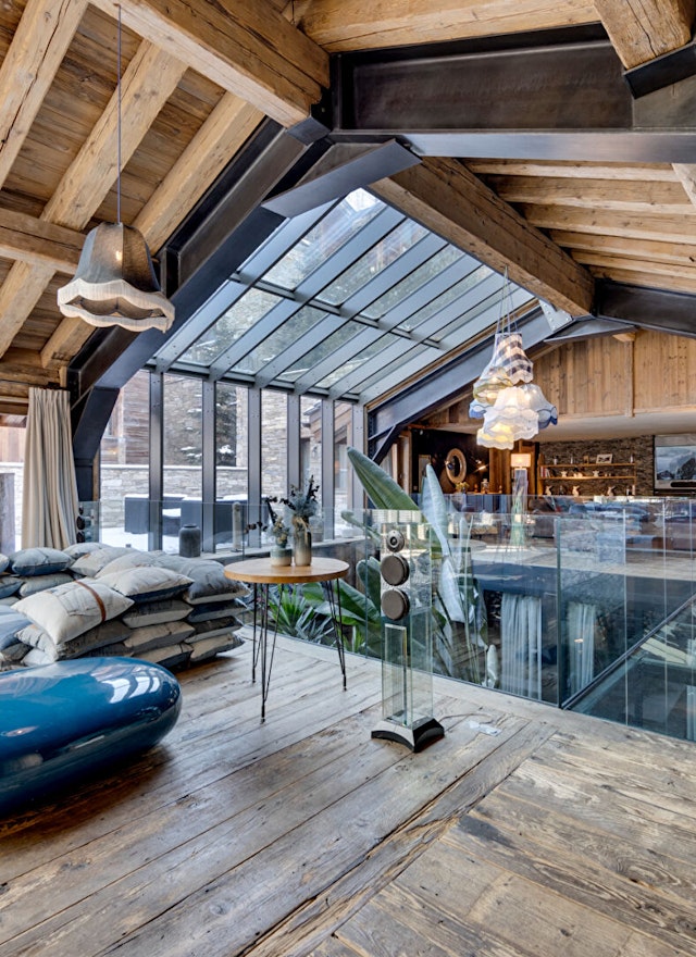 Exceptional chalet Le Petit Alaska for sale in Val d\