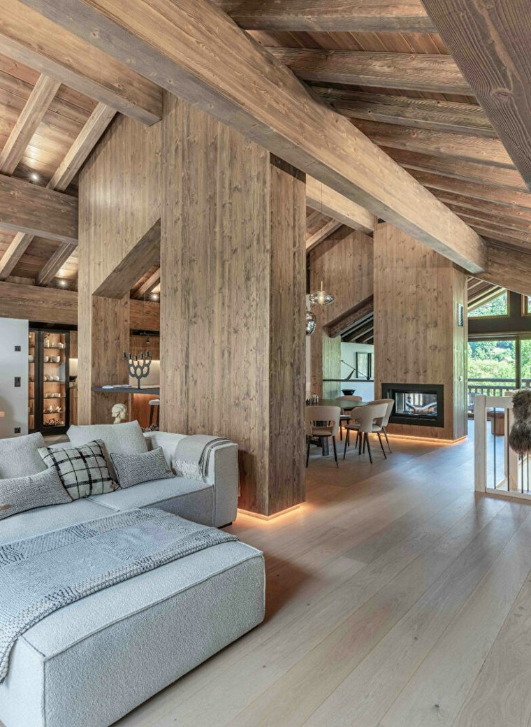 Luxury chalet - 5 bedrooms for sale in Meribel