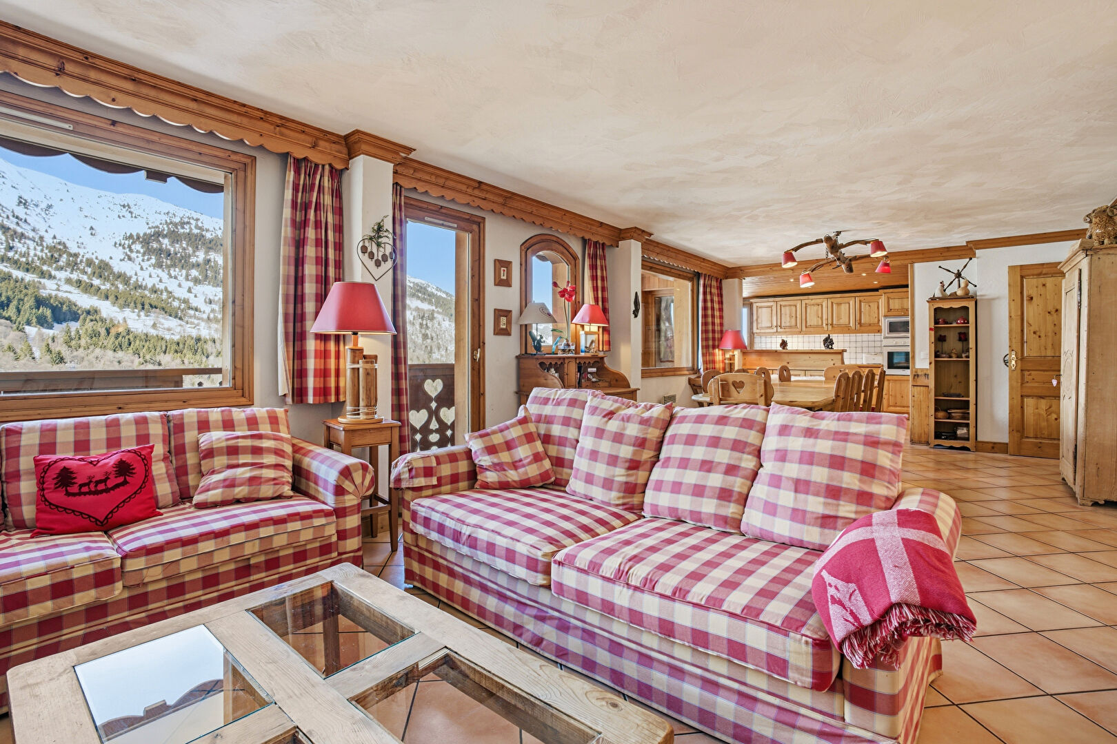 4-bedroom + bunk bed apartment, close to shops for sale in Meribel