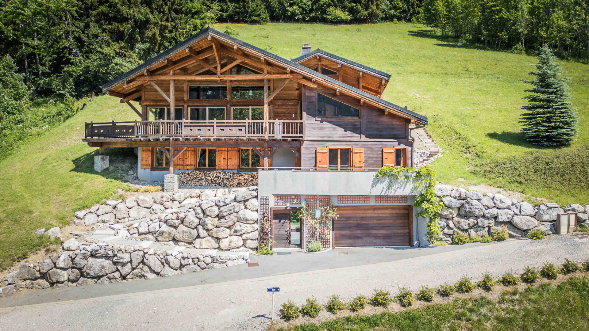 5-bedroom chalet - In the heart of nature for sale in Morzine