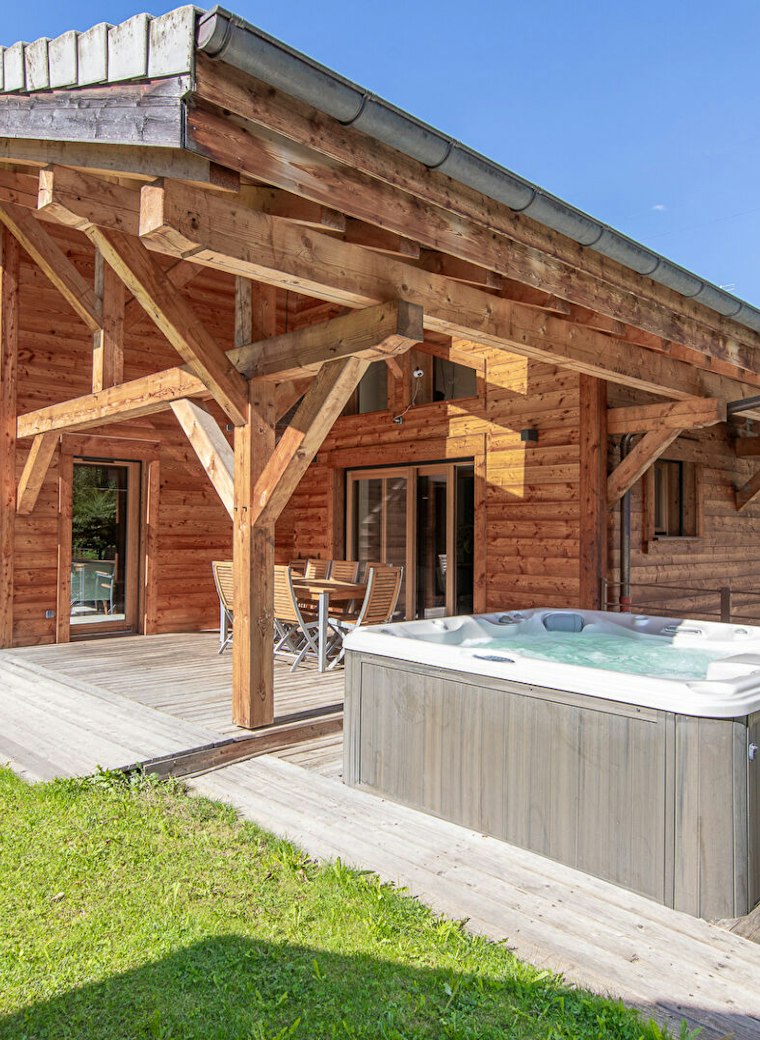 5-bedroom ski-in/ski-out chalet on the Pleney, Morzine, sauna and hot tub