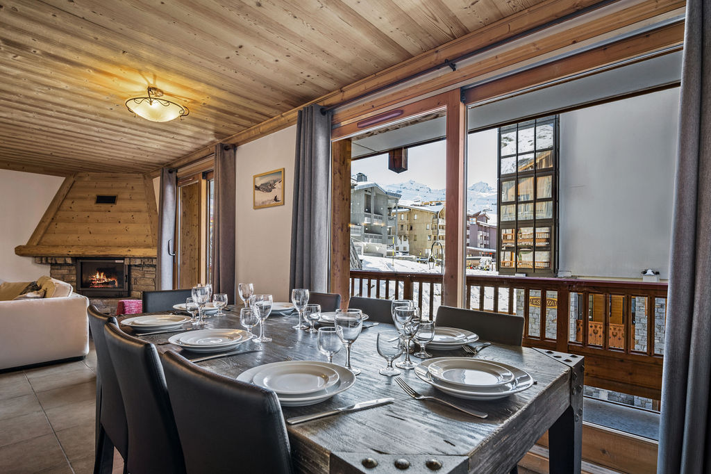 3 BEDROOM APARTMENT - IN THE HEART OF VAL THORENS for sale in Val Thorens