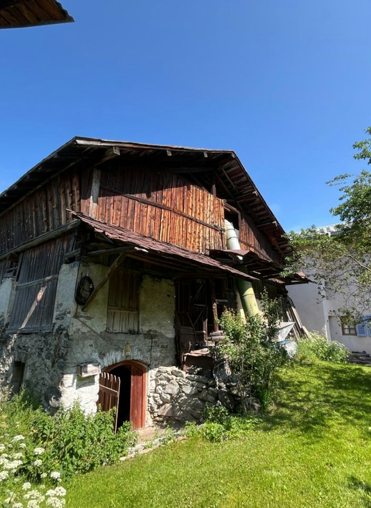Barn to renovate in a charming village for sale in Meribel