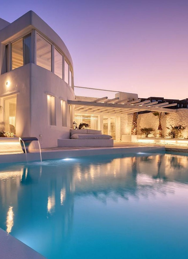 Luxury hotel of 1,000 m² for sale in Mykonos – Ornos