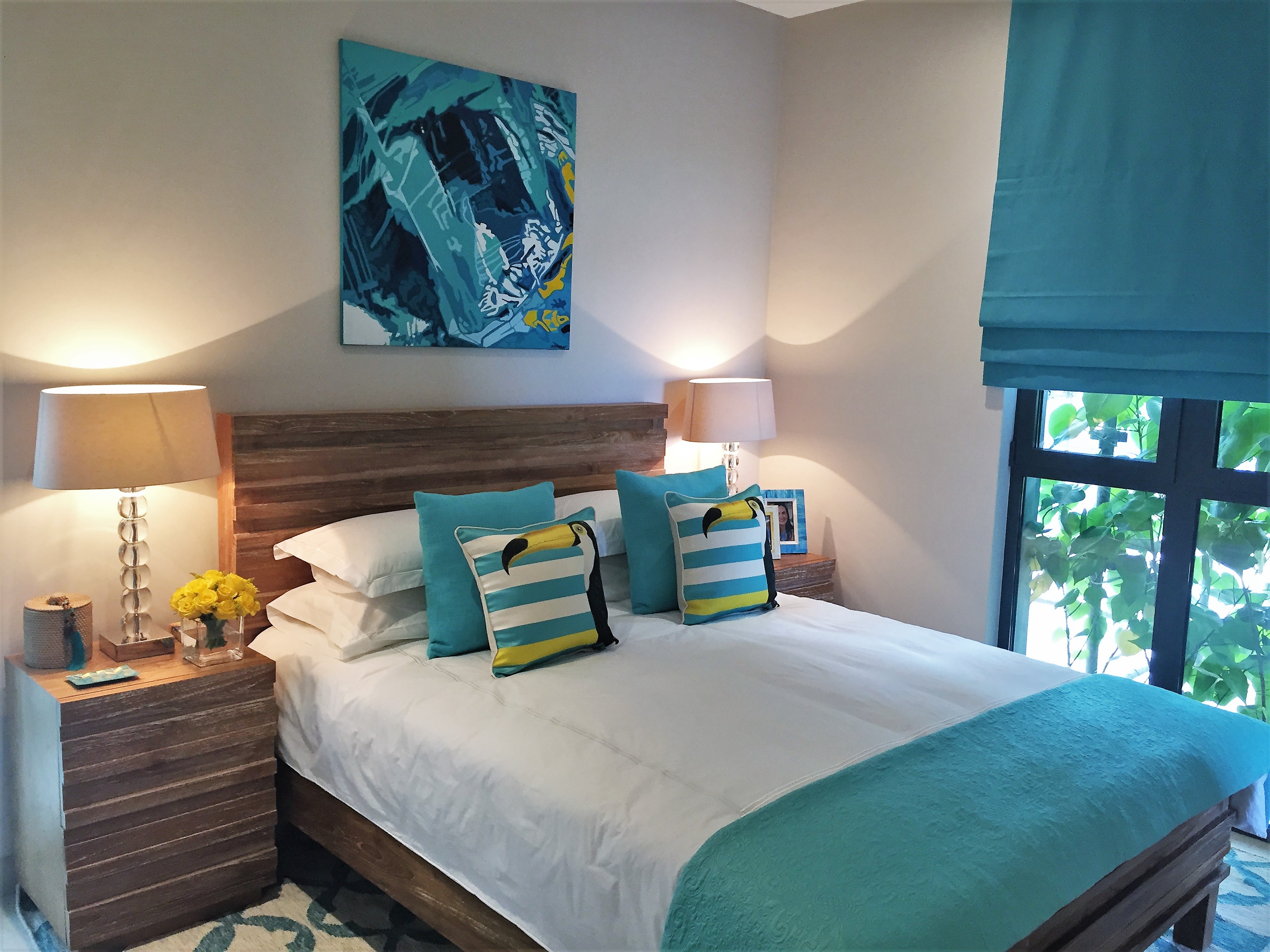 Sea-facing bedroom at Pangia Beach