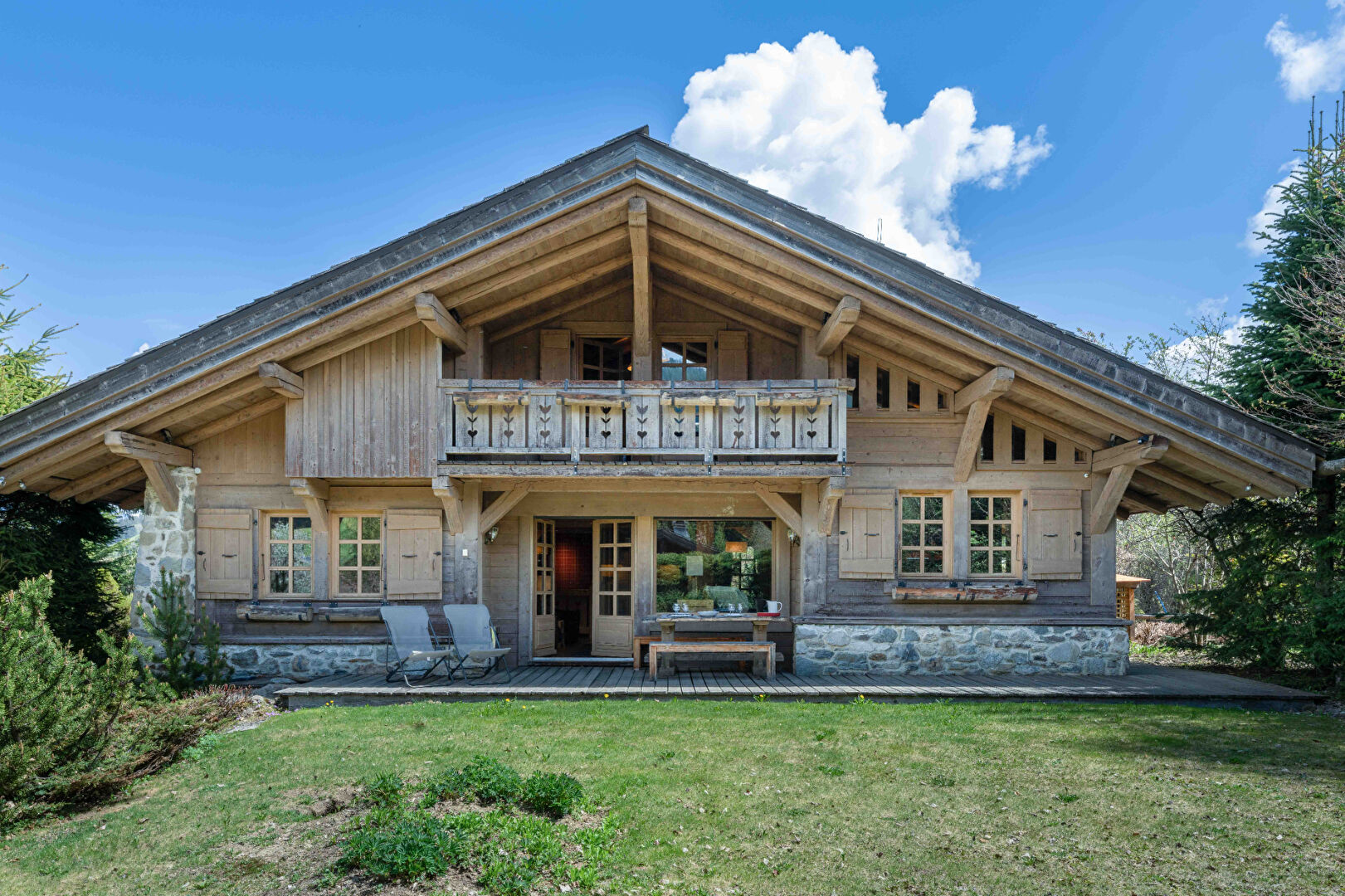 Chalet of 297 sqm in a privileged environment. for sale in Megeve