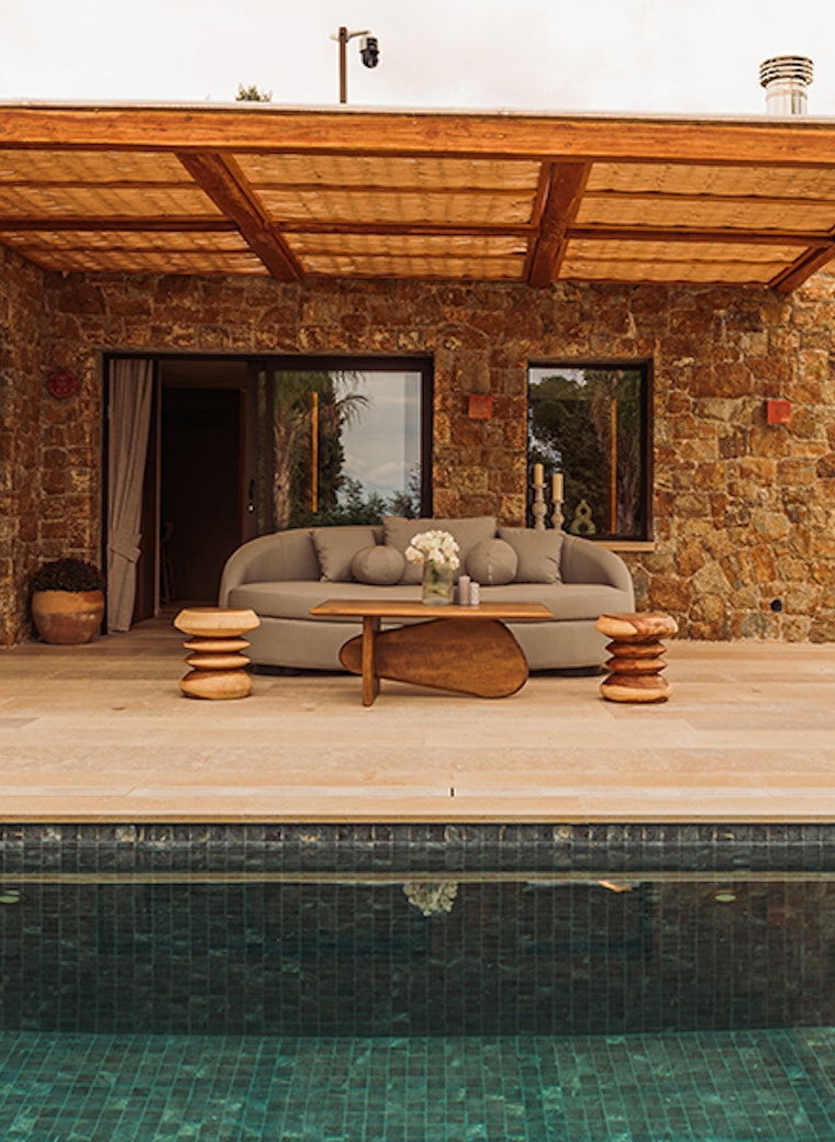 Seafront Villa in Mavro Lithari for holiday rental in Athens
