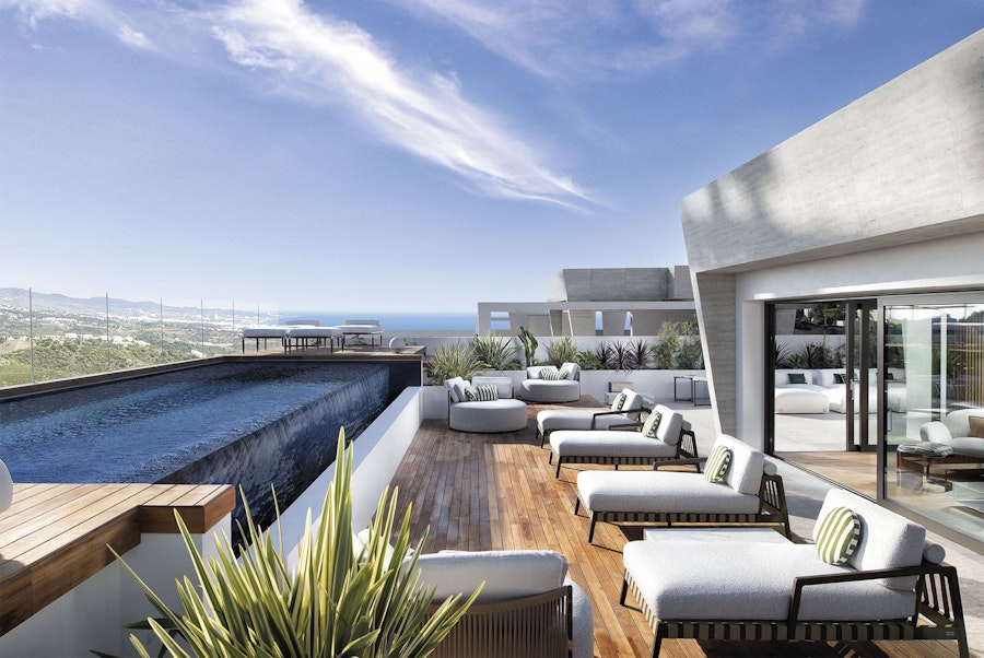 Piscine sur le toit d'EPIC Marbella