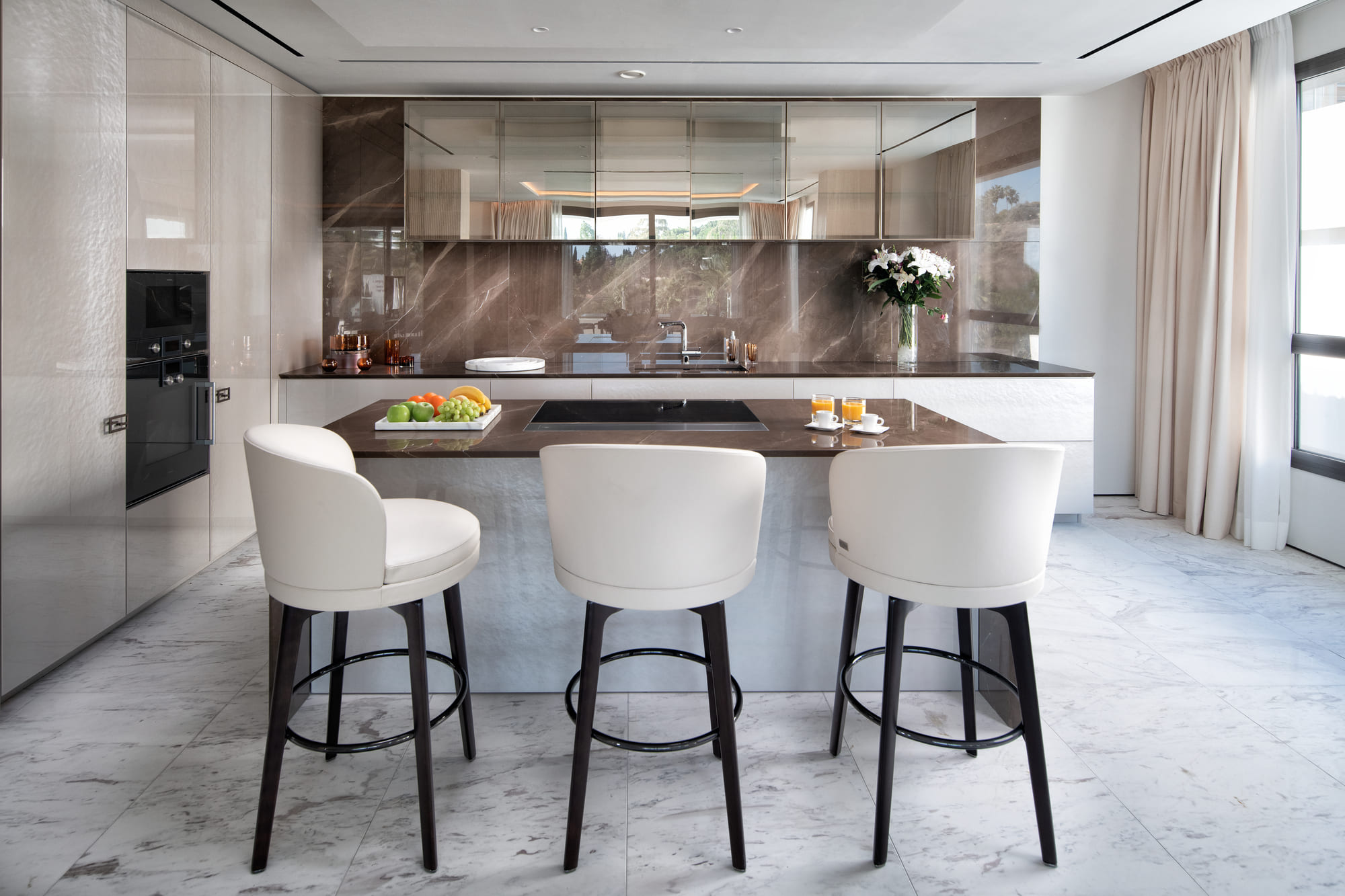 Cuisine meublée par FENDI Casa
