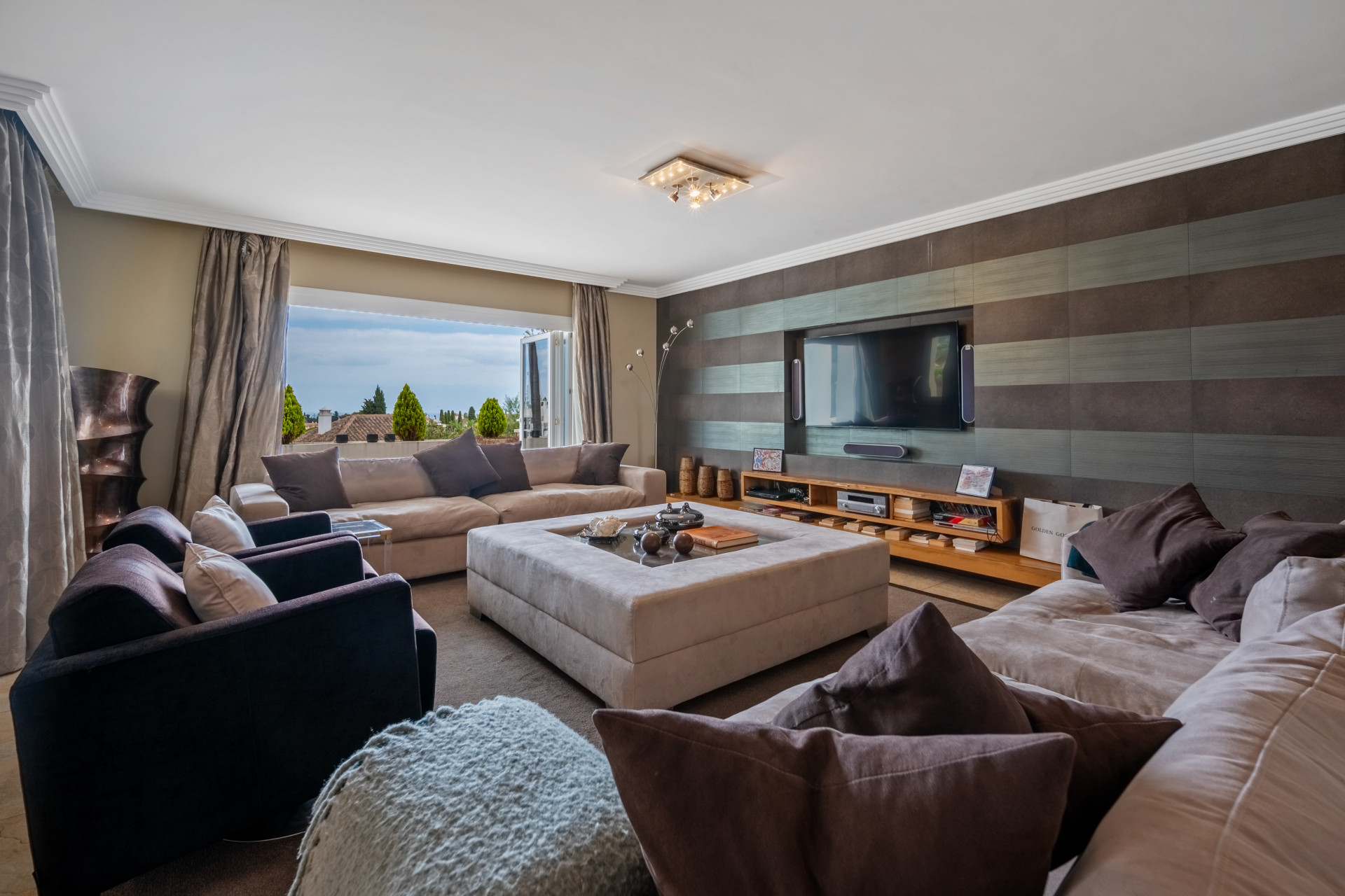 Sea-view apartment for sale in Marbella Golden Mile, Marbella | Monte Paraiso 10D
