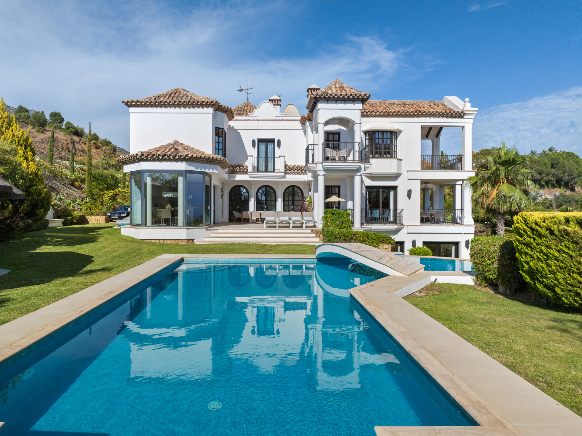 Sea-view villa for sale in Marbella Golden Mile, Marbella | Marbella Hill Club 22
